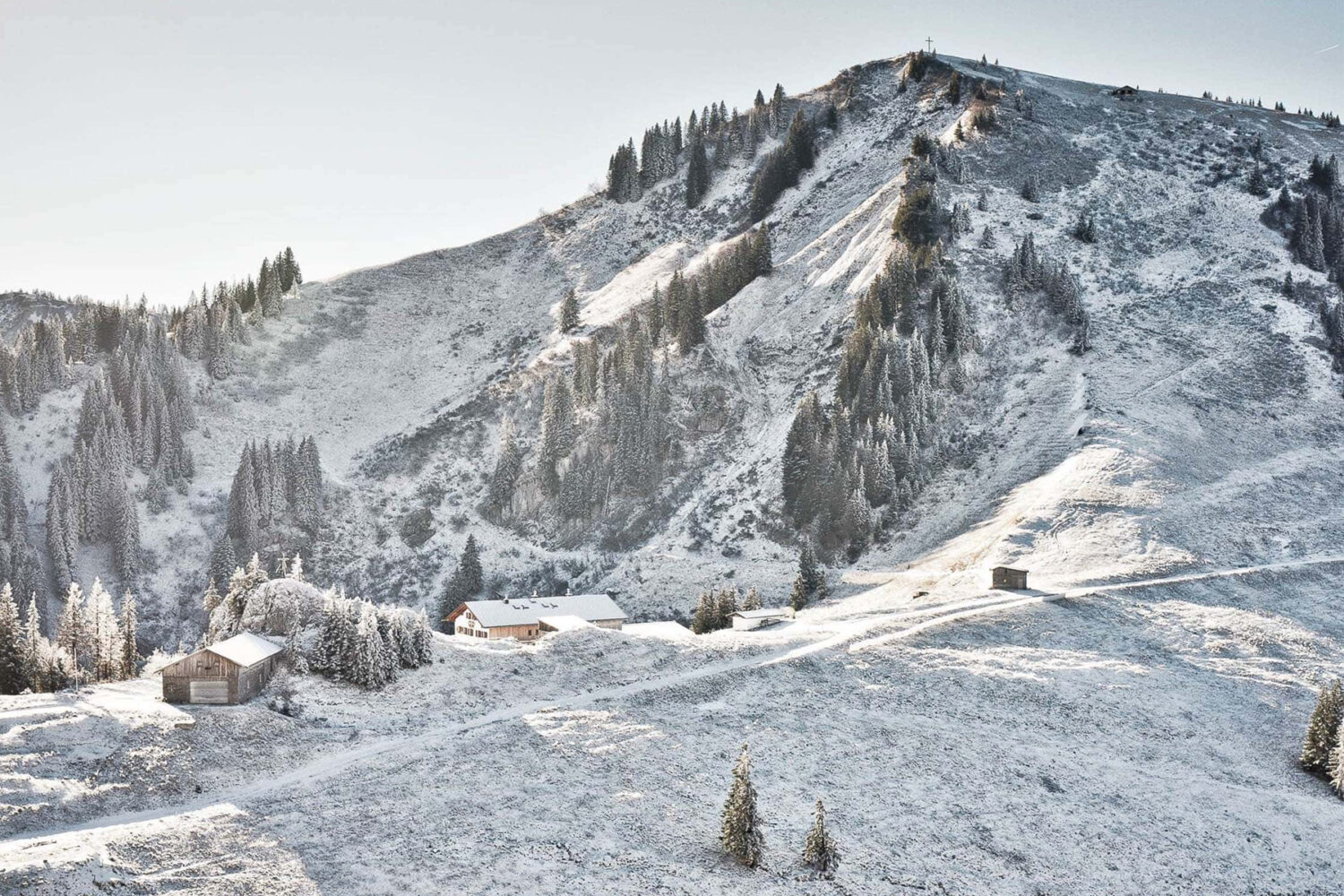 Suchbild: Hier versteckt sich das Berghotel Altes Wallberghaus.