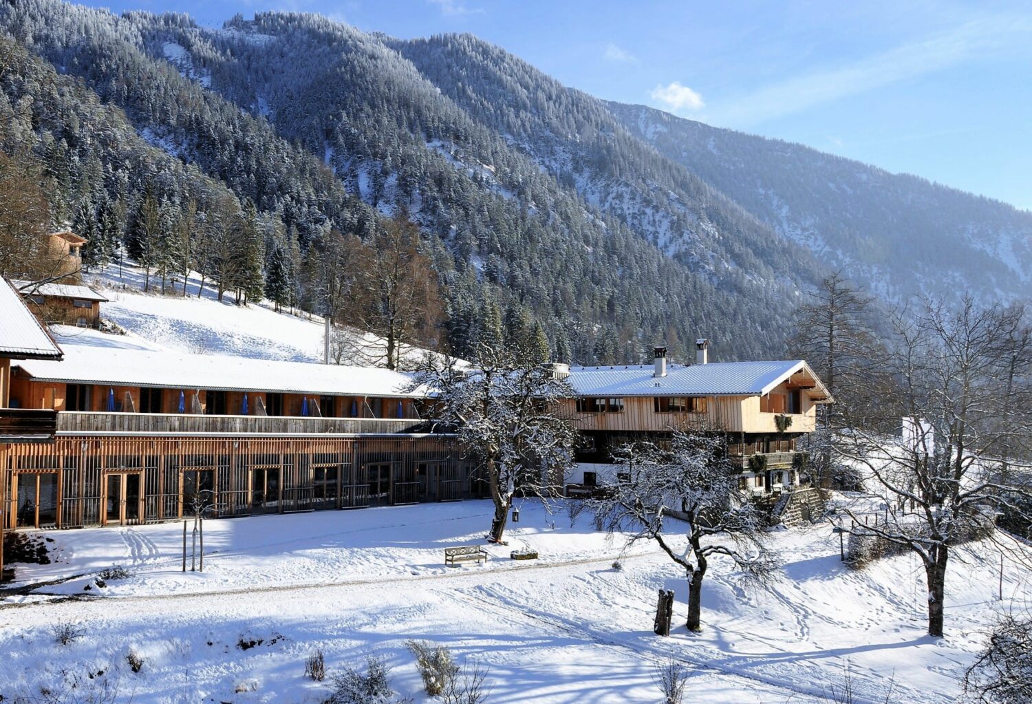 Eingebettet in ein Berg-Idyll: Der Tannerhof.